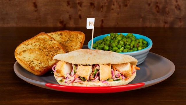 Grilled Chicken Pitta